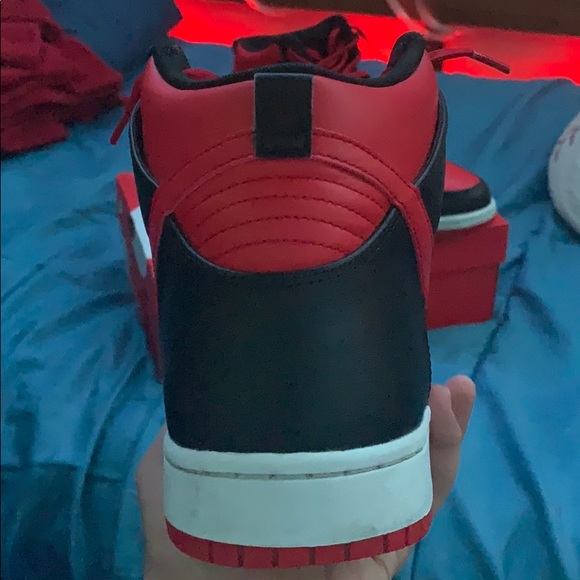 Athletic_Shoes